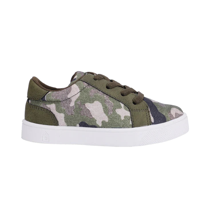 Camo hot sale boys shoes